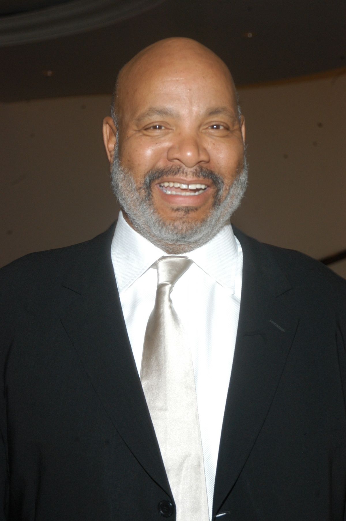 James top Avery