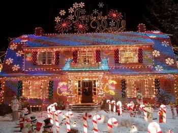 Over-the-Top Christmas Decorations - TV Tropes